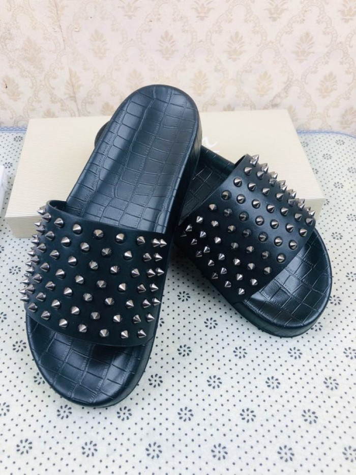 Ch**an louboutin l**is slipper men