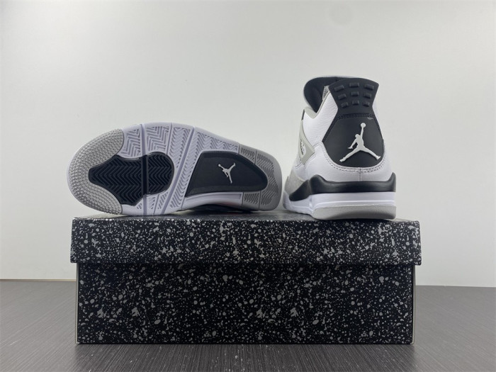 Air Jordan 4 Retro（GS）“military Black” DH6927-111