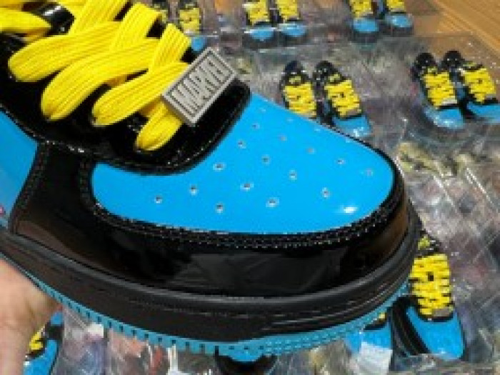 A BATHING APE MARVEL BAPE STA