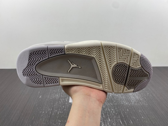 Jordan 4 Retro Frozen Moments AQ9129-001