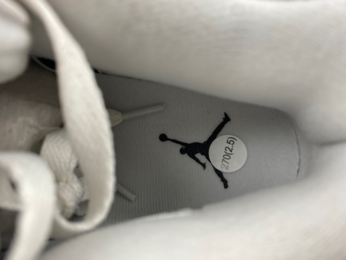 Jordan 4 Retro Frozen Moments AQ9129-001