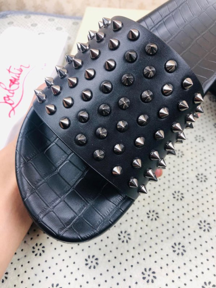Ch**an louboutin l**is slipper men