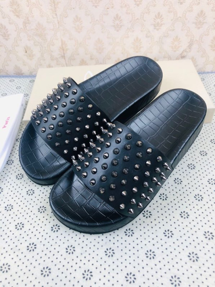 Ch**an louboutin l**is slipper men