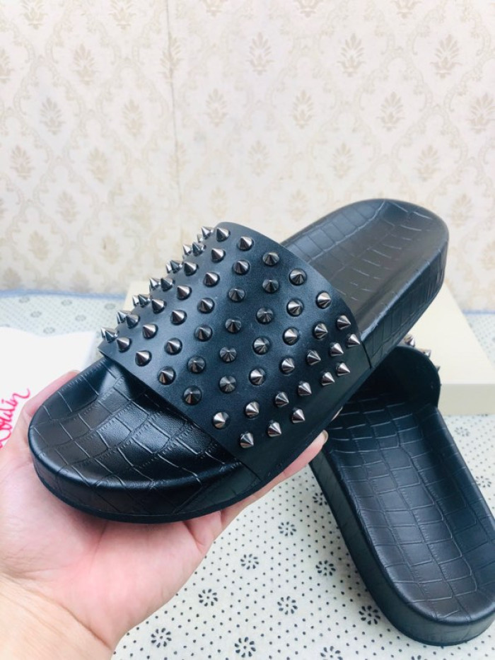 Ch**an louboutin l**is slipper men