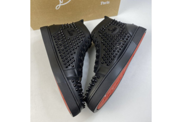 Ch**an louboutin l**is junior spikes