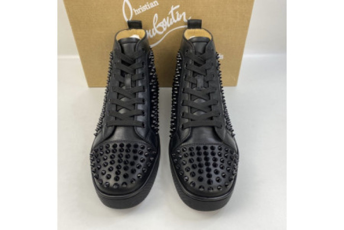 Ch**an louboutin l**is junior spikes
