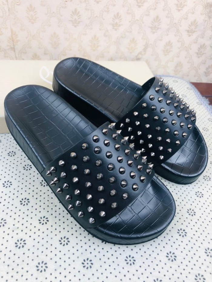Ch**an louboutin l**is slipper men
